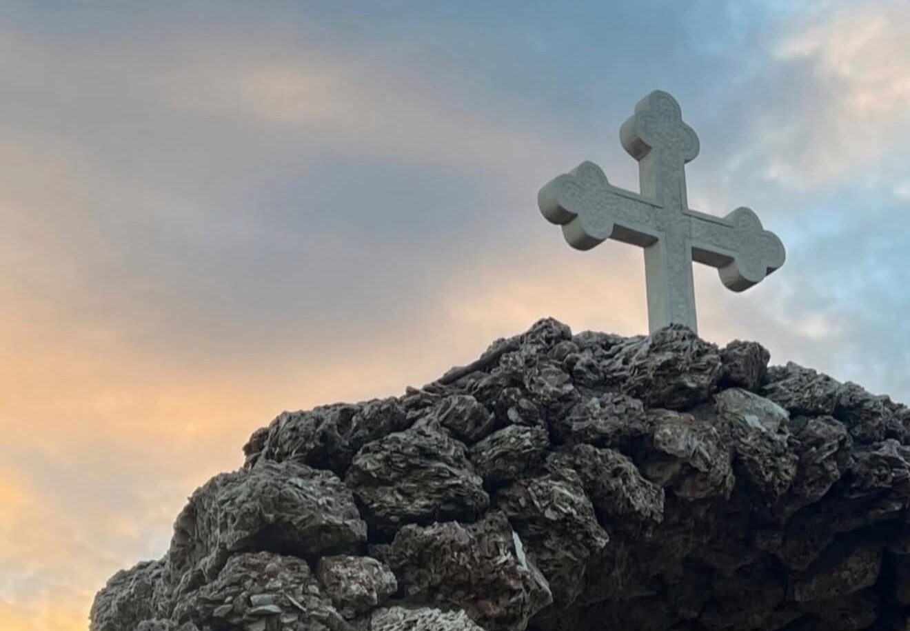 Nisin të martat e shenjta të Shën Ndout  Rama ndan foton nga Kisha e Laçit