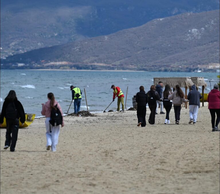 Aksion pastrimi në Pogradec, Rama poston fotot: Gati për përgatitjen e plotë të sezonit turistik