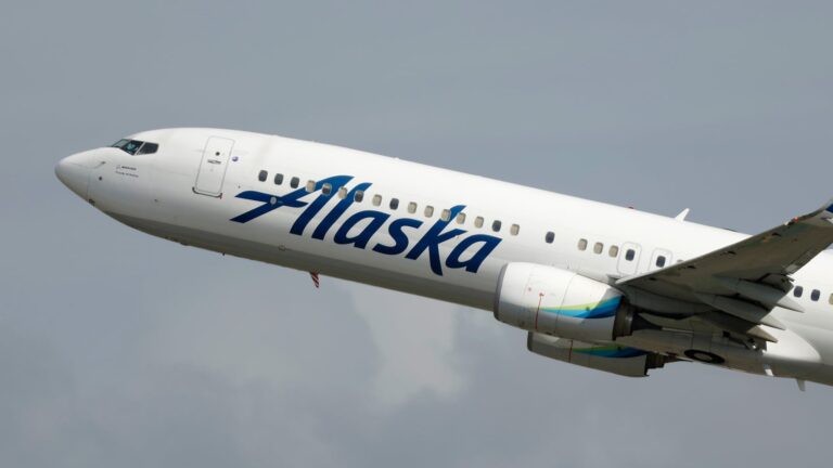 Rrezik përplasjeje në aeroportin Newark: Avionët pranë njëri-tjetrit