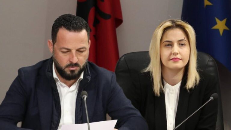 Debat në Komisionin për Diasporën, deputeti i PS-së thumbon Zhupën: Jeni kthyer partia molotov