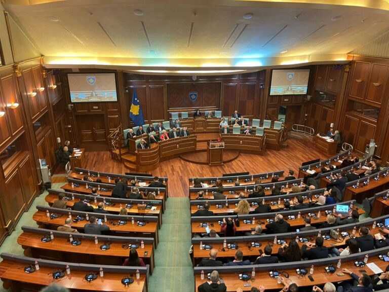 President nga populli/ Nuk u plotësua kuorumi, shtyhet votimi në Kuvend