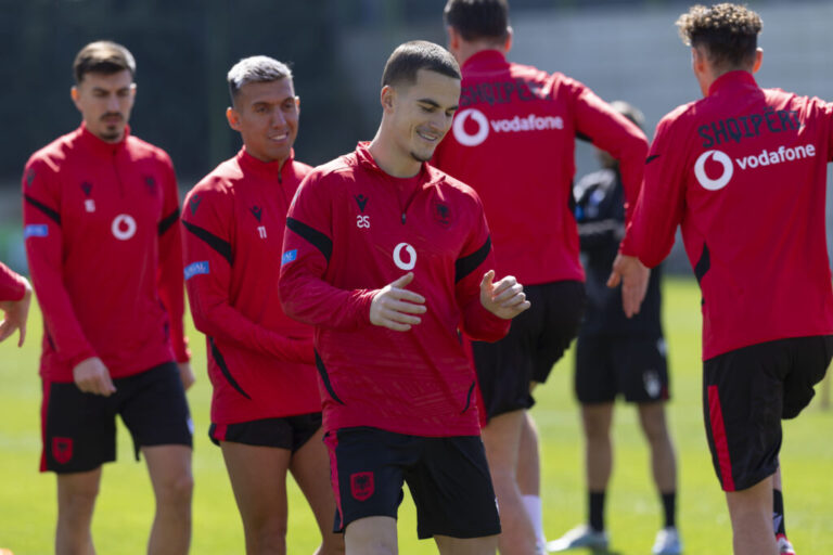 Kombëtarja zhvillon stërvitjen e dytë në “Shtëpinë e Futbollit”, nesër udhëton drejt Polonisë