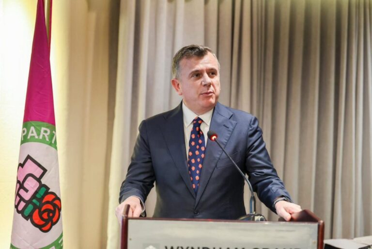 Kryetari i grupit parlamentar të Partisë Socialiste në 20-vjetorin e strukturave të PS në Athinë