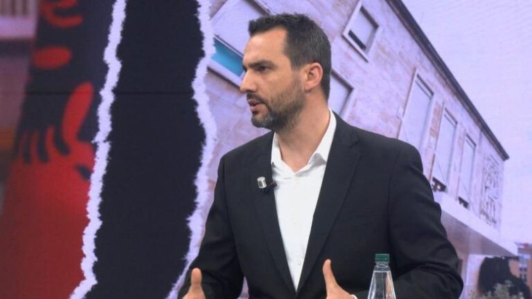 ”Të dërguarit e Ramës më ofruan 3 poste”, Adriatik Lapaj: Sfidoj kryeministrin ta mohojë, protesta jonë vijon