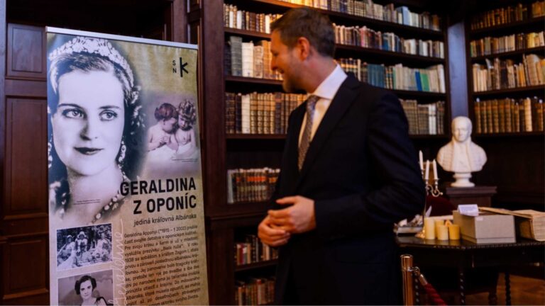 Princi Leka II viziton Bibliotekën Apponyi dhe vendlindjen e trashëgimisë familjare