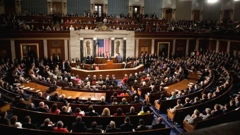Senati rrëzon projektligjin për të kufizuar kompetencat e Trump mbi luftën