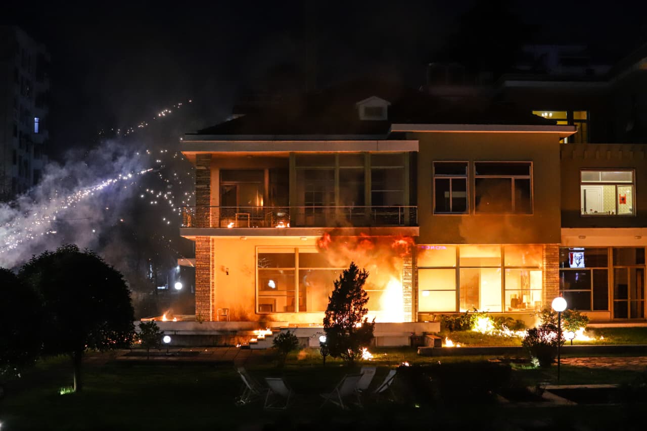 Delegacioni i BE së reagon pas protestës së opozitës në Tiranë  Shqetësim për dhunën dhe thirrje për vetëpërmbajtje