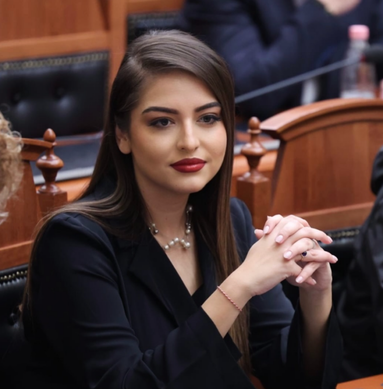 ”Problemi nuk është pesha, por një grua e lirë”, Sara Mila flet për herë të parë për transformimin fizik
