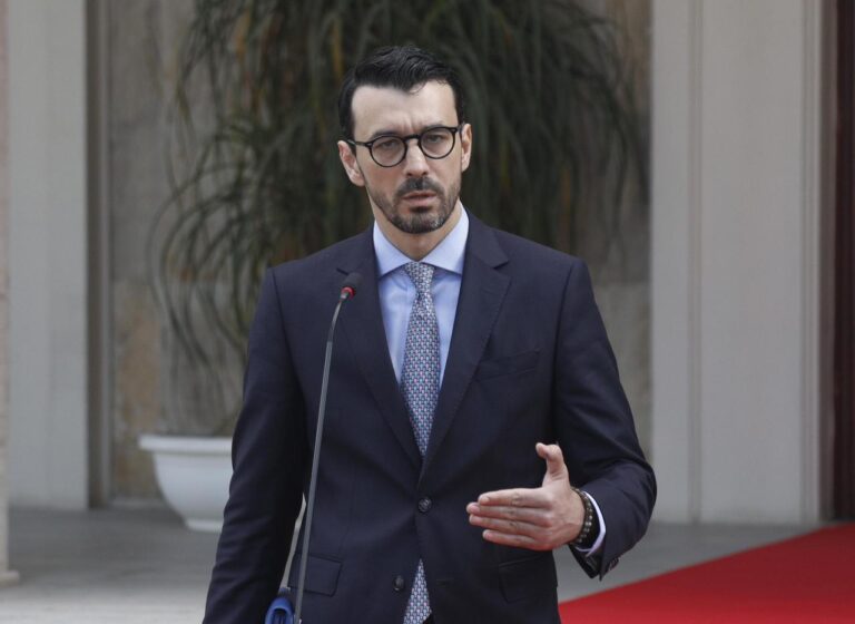 Tërhiqet kompania ofertuese për portin e ri në Porto Romano, ministri Karakaçi tregon shkakun