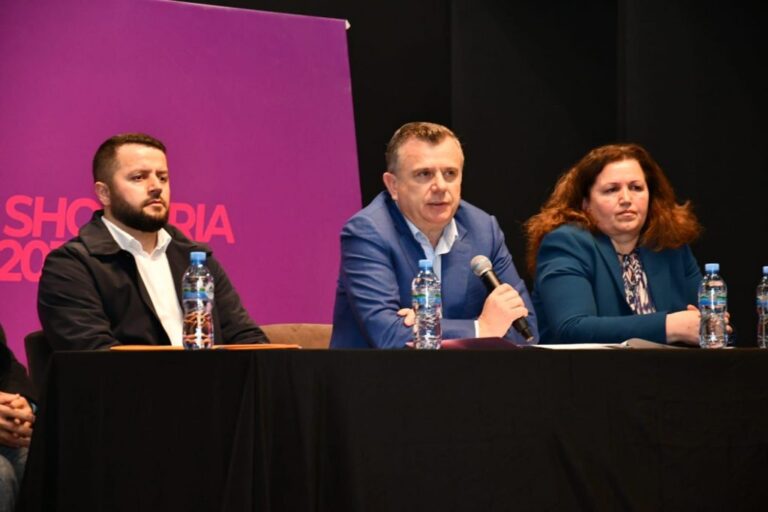 Taulant Balla në Rrogozhinë: Rruga e integrimit europian nuk ka qenë kurrë më e qartë