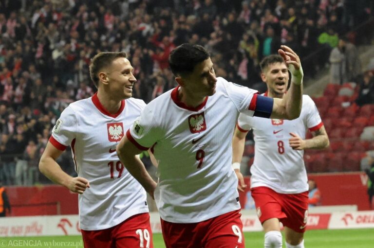 Polonia me grupin e plotë në prag të sfidës me Shqipërinë