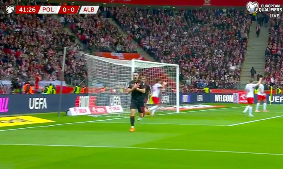 LIVE  GOOOL   Shqipëria shënon në Varshavë  super Hoxha