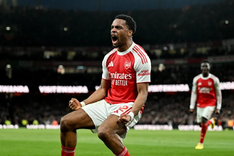 Arsenali fiton derbin e Londrës ndaj Chelsea-t dhe ruan kreun e Premier League