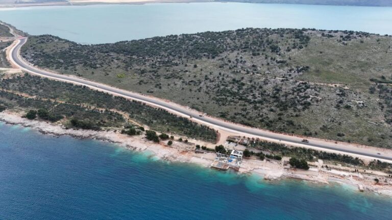 Kozeli: Rruga e Ksamilit përfundon para sezonit turistik