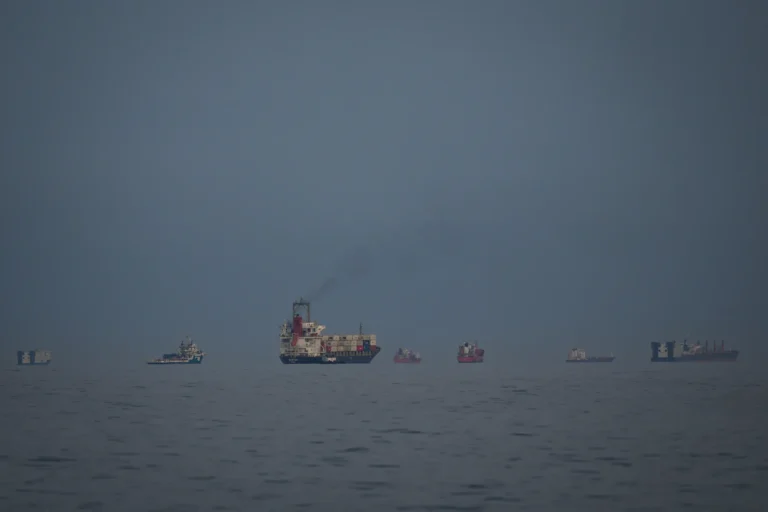 CNN: Ushtria iraniane thotë se Ngushtica e Hormuzit do të mbyllet plotësisht nëse SHBA-të bombardojnë termocentralet