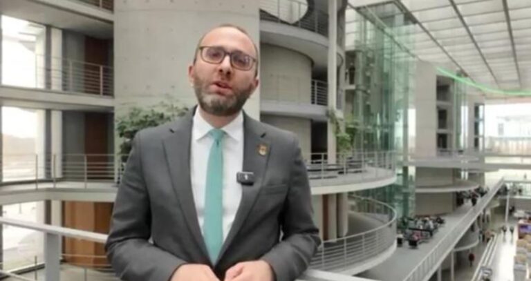Rama i quajti “mërgata e qyqeve”, reagon Gaz Bardhi nga Berlini