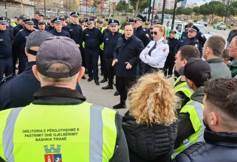 Bashkia e Tiranës aksion për lirimin e hapësirave. Blendi Sulaj: Ambientet do t’u kthehen qytetarëve!