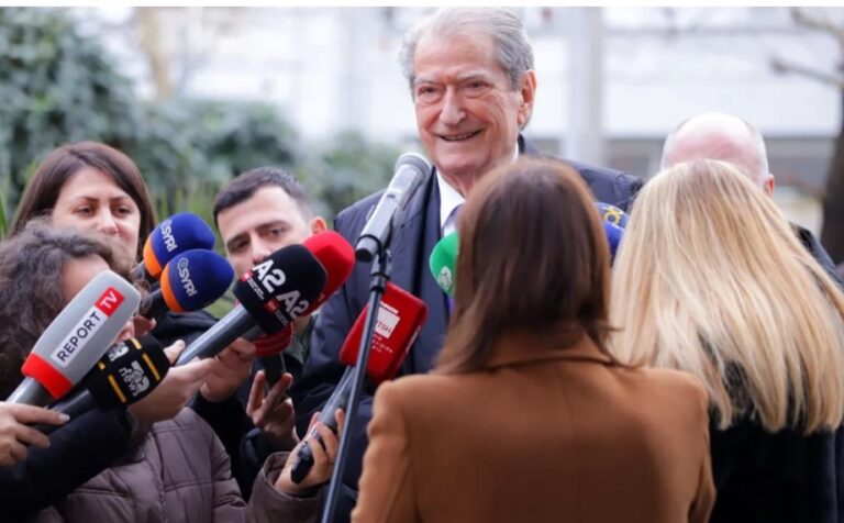 Berisha: Nuk e dija që artistët ndodheshin në ish-vilën e Enver Hoxhës gjatë sulmit me molotovë