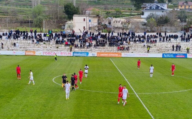 Bylis fiton në “frymën e fundit” duelin e mbijetesës ndaj Flamurtarit