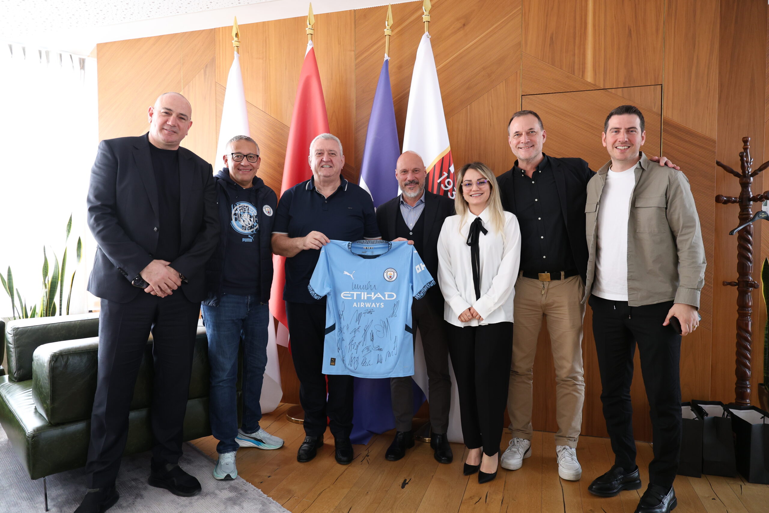 FSHF dhe Akademia  City Group  diskutojnë mundësi bashkëpunimi për zhvillimin e futbollit shqiptar