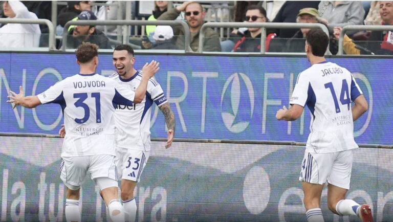 Como me hap Championsi, mund Cagliarin dhe ngjitet në vendin e katërt
