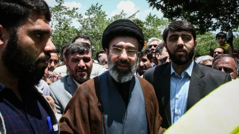 Përflitet si lideri i ardhshëm i Iranit, djali i Ajatollah Khameneit është plagosur