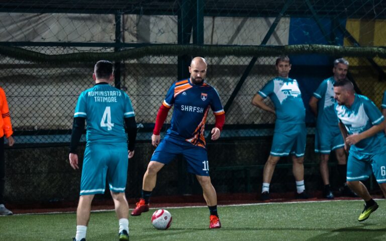 Pasioni për futbollin nuk njeh moshë, organizohet në Shkodër turneu i futbollit amator 5×5 “Masters +40”