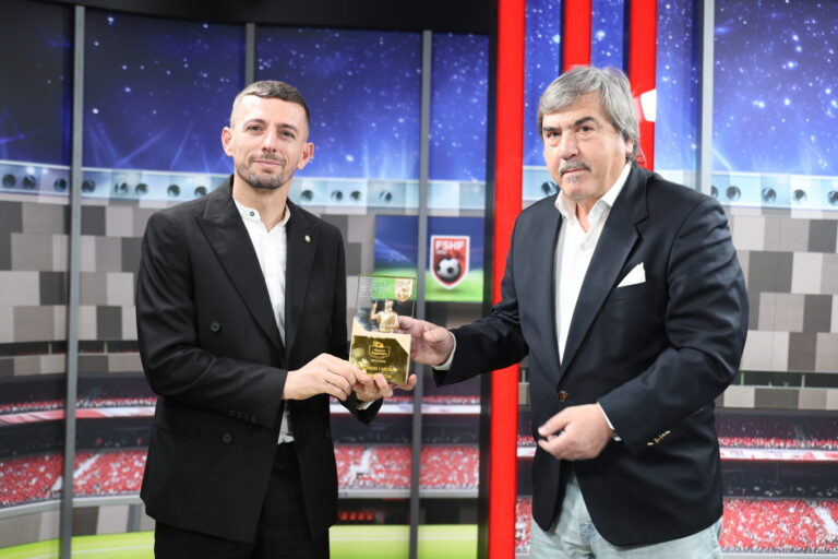 Oltijon Kërnaja shpallet trajneri më i mirë për muajin shkurt!