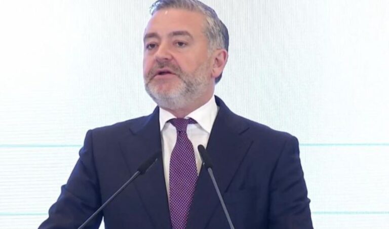 Blendi Klosi: PS ruan bërthamën elektorale dhe kthen riorganizimin në votë. PD vetëm dobësohet