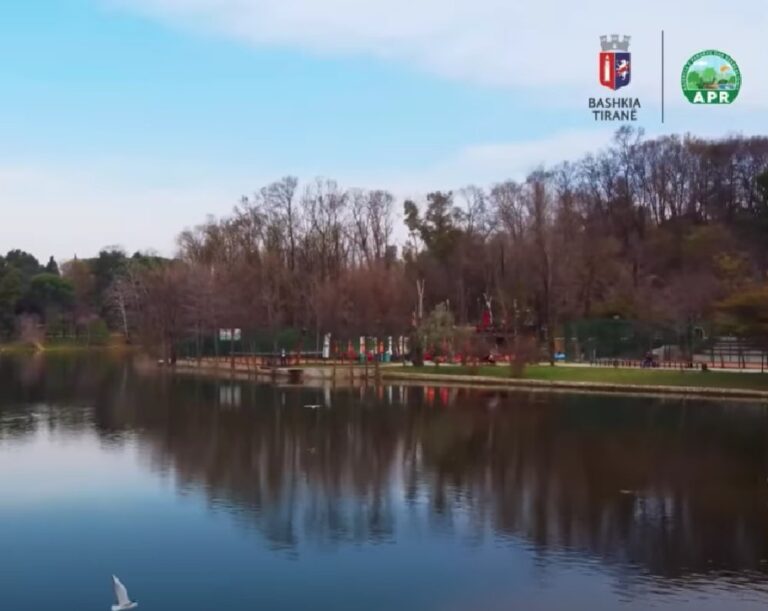 Pamje pranverore nga Liqeni i Tiranës (VIDEO)