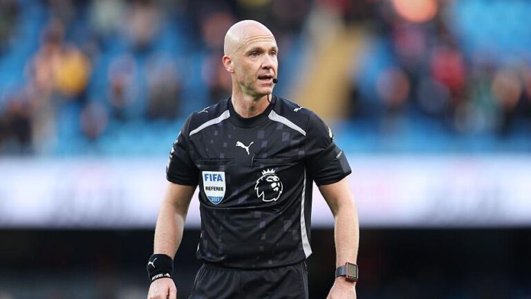Arbitri anglez Anthony Taylor vendos drejtësi në sfidën ndaj Polonisë
