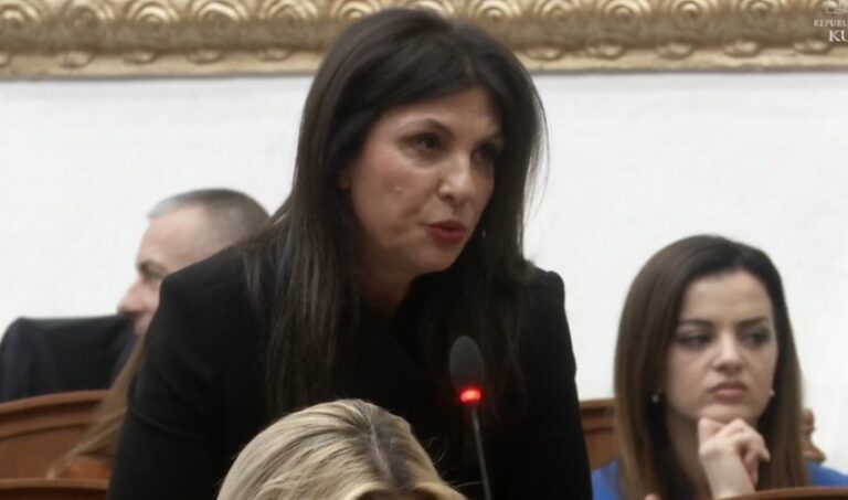 Jozefina Topalli sqaron votën kundër shkarkimit të Elisa Spiropalit