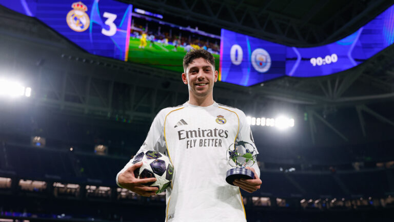 Valverde futet në histori me tripletën kundër Manchester City-it
