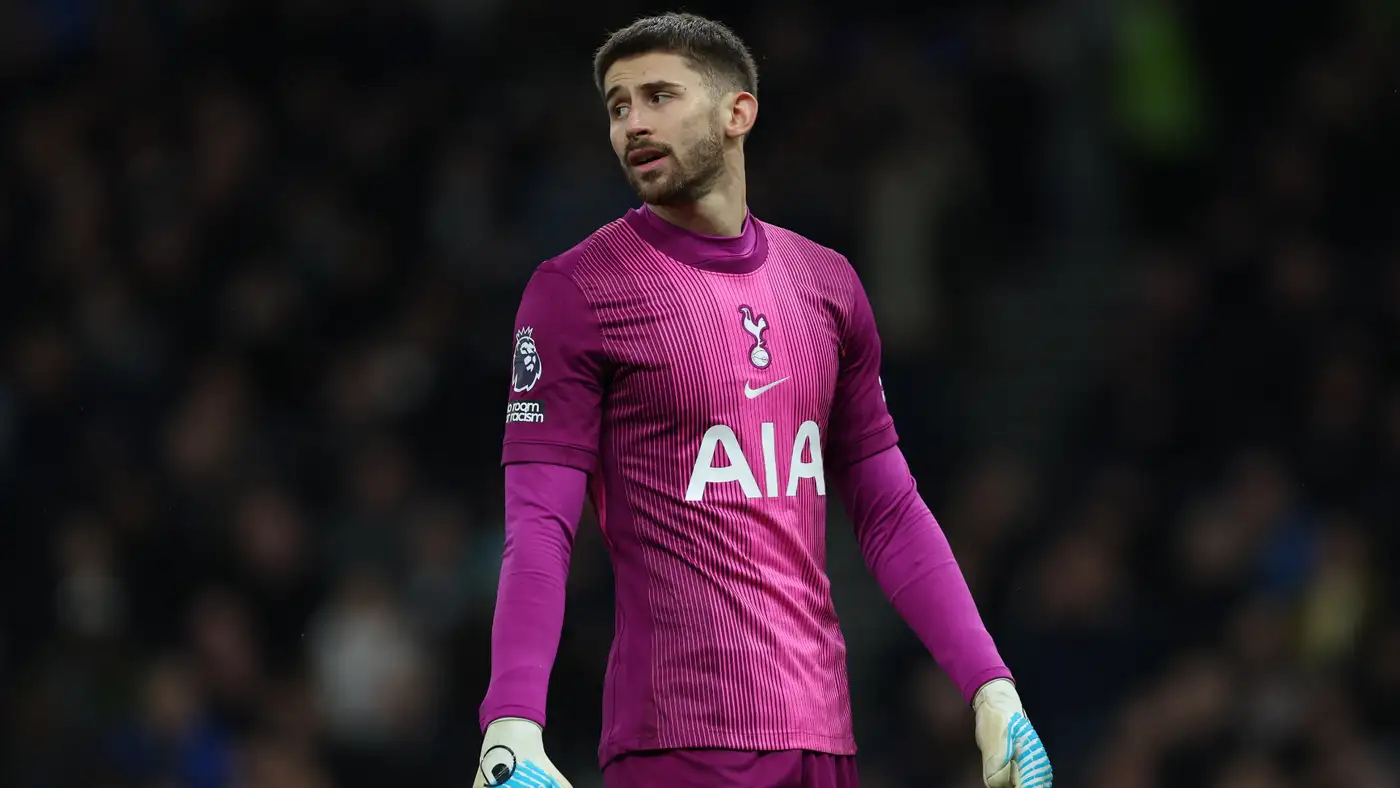 Di Gregorio nuk po bind  Juventus hidhet në sulm për portierin e Tottenhamit