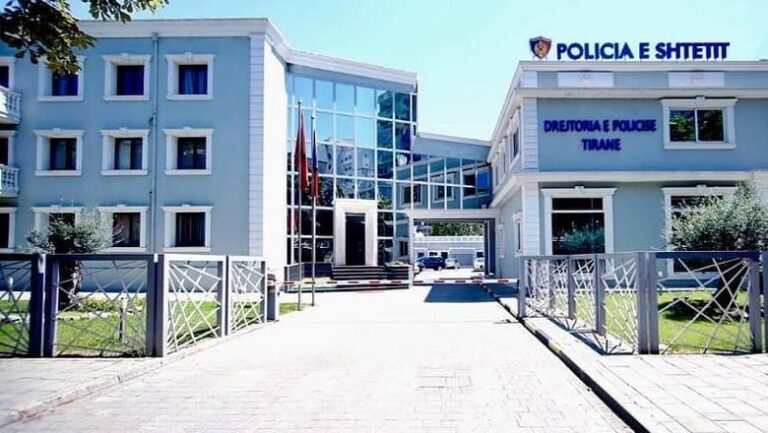 Policia e Tiranës, identifikon dhe e shpall në kërkim autorin e dyshuar për ushtrim dhune ndaj gazetarit Ilir Demaliaj