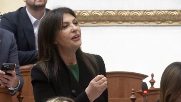Jozefina Topalli: Kapeni për zhelesh Ballën dhe nxirreni përjashta