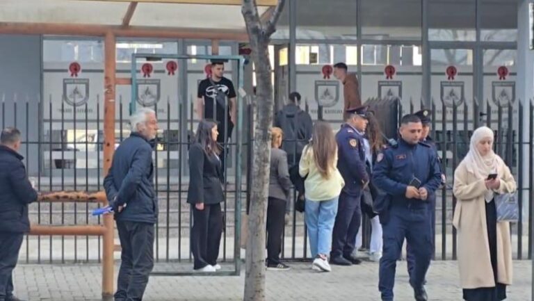 Tragjike, ndërron jetë 17-vjeçari. Pësoi arrest kardiak në palestrën e shkollës