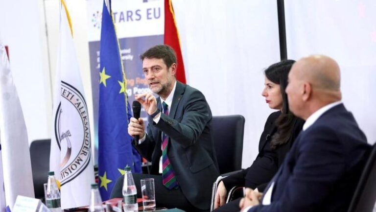 Ministri Ferit Hoxha në Durrës: Të rinjtë janë shpirti i rrugës së Shqipërisë drejt BE-së
