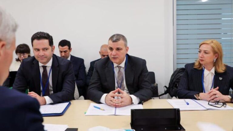 Sejko takim me shefin e Misionit të FMN-së për Shqipërinë: Zhvillimet në Lindjen e Mesme meritojnë vëmendje