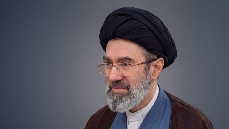 Khamenei: I vetmi vend për SHBA-të në Gjirin Persik është në fund të detit