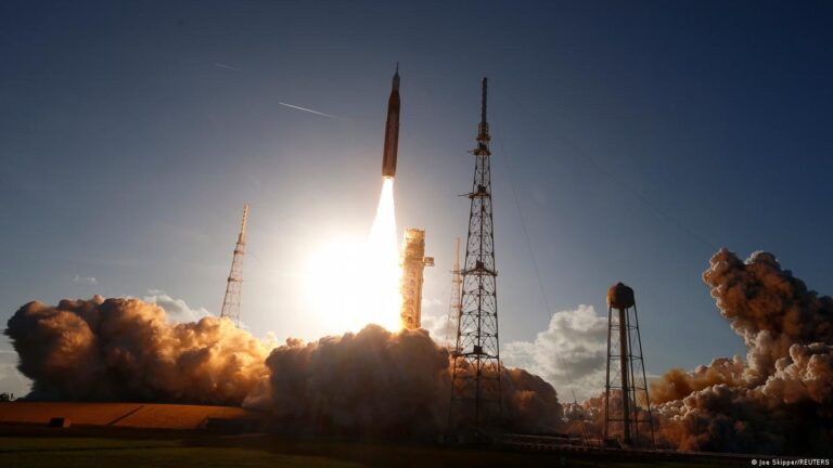Nisja historike e “Artemis II”: Astronautët drejt Hënës pas dekadash