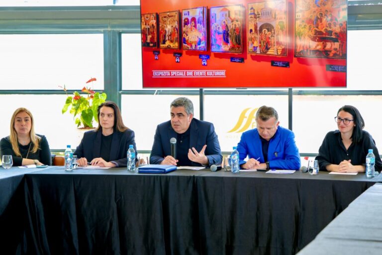 Takimi me operatorët turistikë në Golem, ministri Gonxhja: Zgjatje të sezonit përmes diversifikimit të ofertës