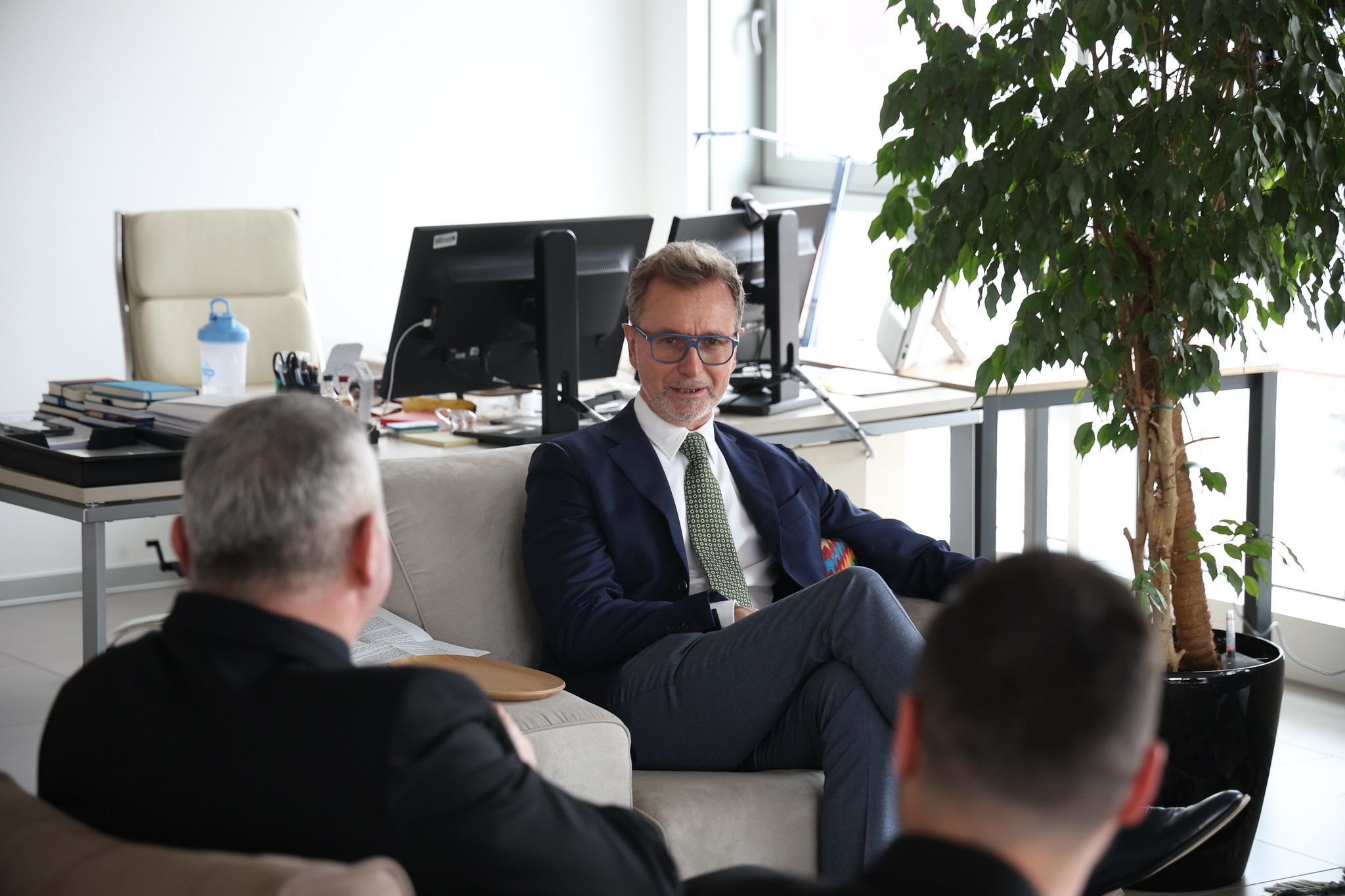 ambasadori-gonzato-takon-kryeipeshkvin-dodaj-be-mbeshtet-lirine-e-besimit-dhe-harmonine-nderfetare-ne-shqiperi