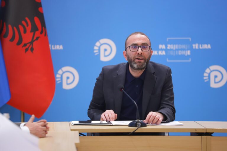 Bardhi kritika për Kuvendin: Puna e opozitës po kthehet një fasadë të një normaliteti të rremë