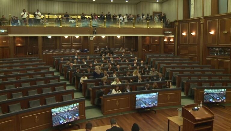 Pa praninë e opozitës, nis votimi i dy kandidateve për Presidentin e ri të Kosovës