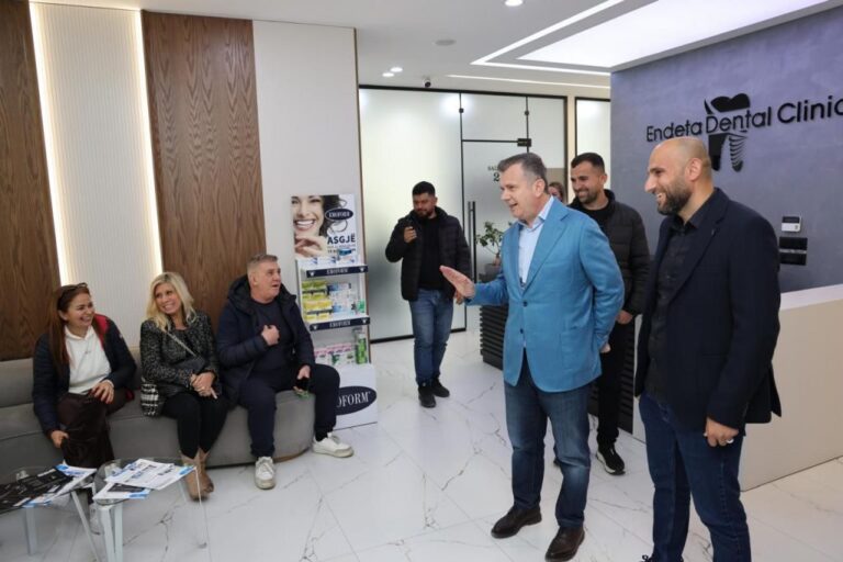 VIDEO/ Drejtuesi politik i PS në Tiranën, Taulant Balla: Kamza është kthyer në destinacion të turizmit dentar