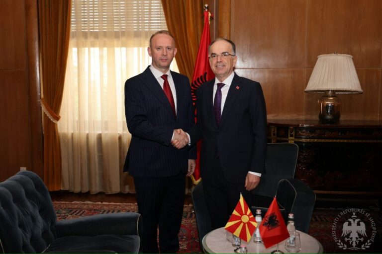 Presidenti Begaj pret Gashin: Ligji për përfaqësimin adekuat dhe Marrëveshja e Ohrit nuk janë për diskutim, janë për zbatim