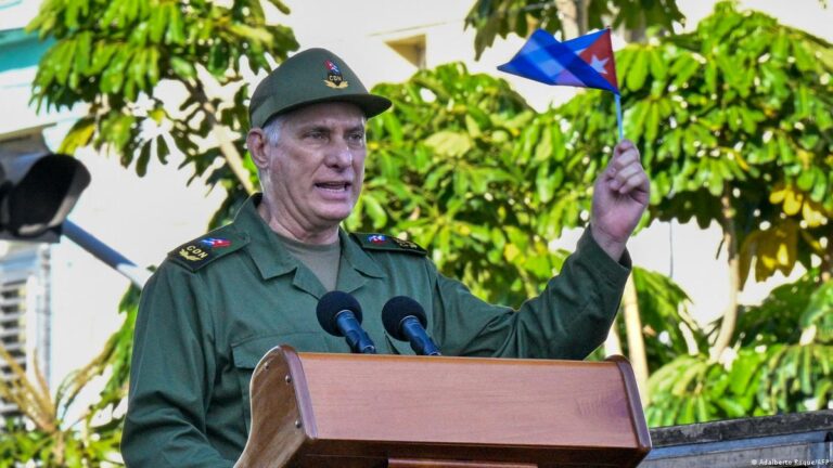 Kuba zotohet për rezistencë ndaj një pushtimi të mundshëm amerikan