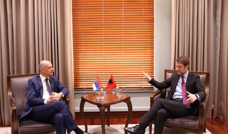 Ministri Hoxha takon ambasadorin serb: Të respektohen të drejtat e shqiptarëve në Preshevë