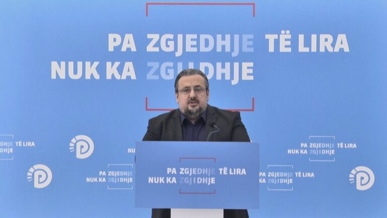 Pritje pa orar, pakësohen urbanët. Teliti: Tirana në prag paralize, autoritetet po heshtin